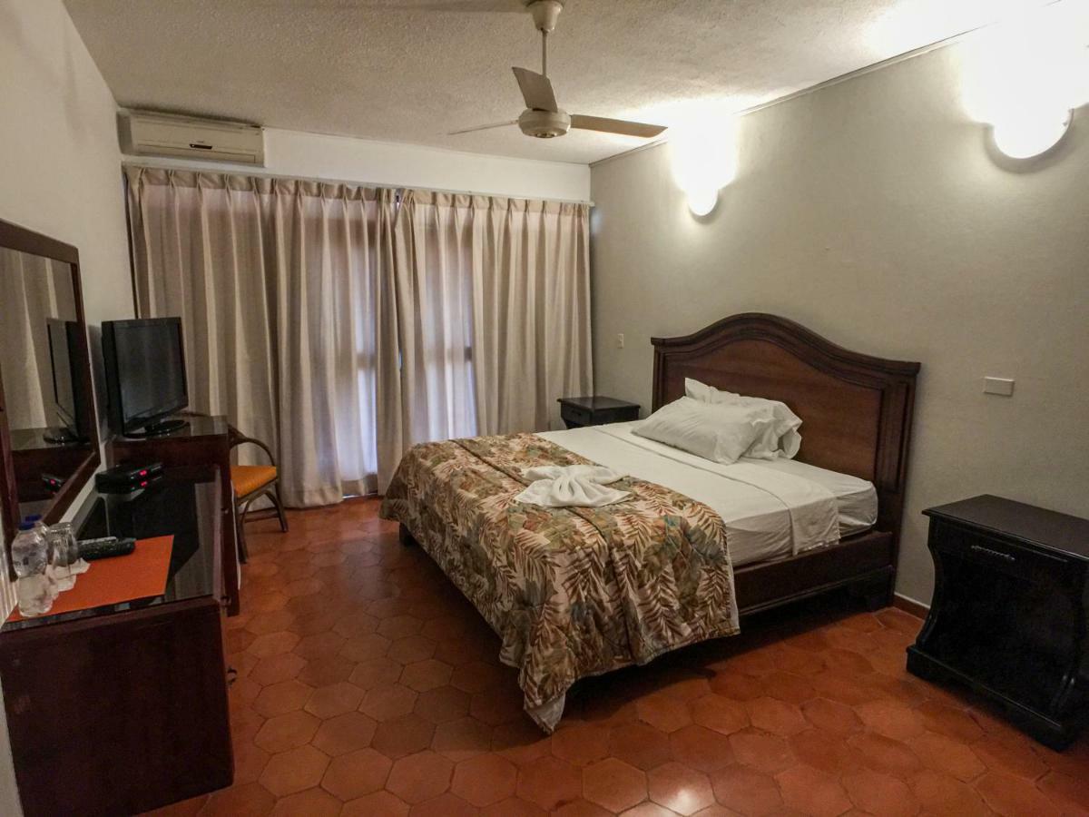 Hotel Alicia Beach Sosúa Buitenkant foto